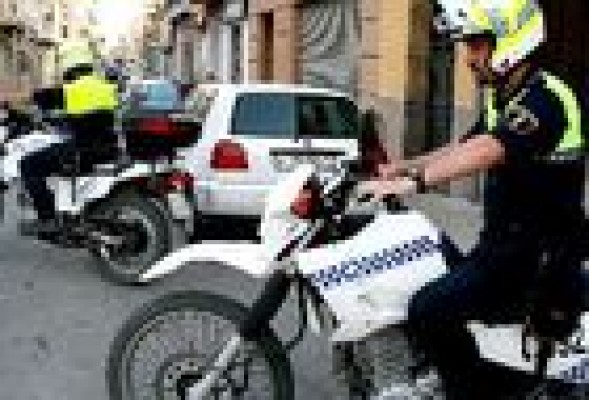 Detenidos en Orihuela por tirar una torre de comunicaciones para desmontarla