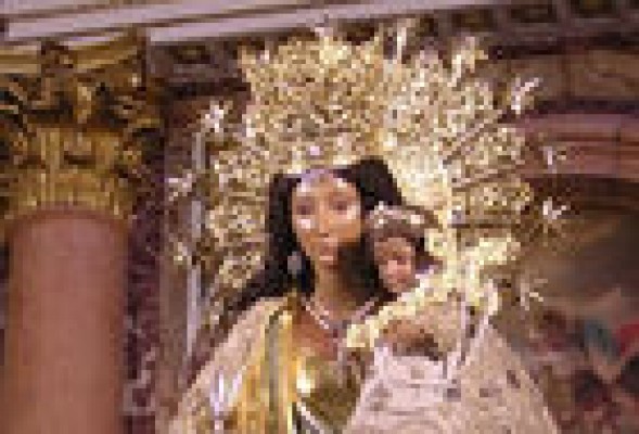 La imagen de la Virgen de los Desamparados será restaurada y estará lista para las Fallas