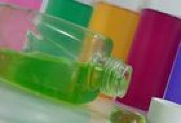 Una empresa valenciana crea la primera botella biodegradable al 100% para productos de droguería