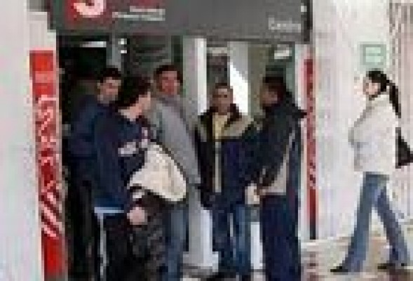 El Gobierno eleva un 10,2% el gasto en prestaciones por desempleo para 2014