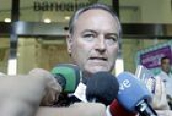 Alberto Fabra muestra su apoyo a Carlos Fabra 