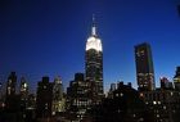 Debut de altura en Wall Street: el Empire State Building se estrena con tono positivo