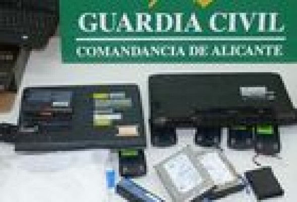 Detenidas siete personas de una red que enviaba cocaína oculta en baterías de portátiles desde Colombia