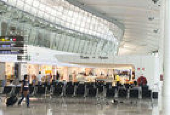 El aeropuerto de Manises pierde un 6,9% de pasajeros respecto al año anterior