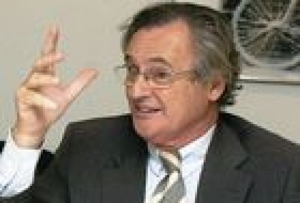Iberdrola designa al marido de Cospedal consejero de su inmobiliaria