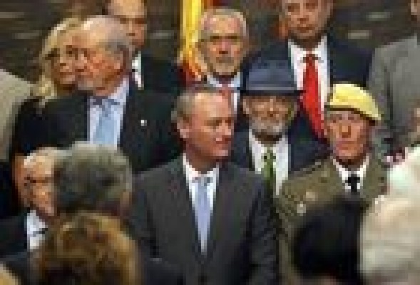 La Generalitat ha premiado a 253 personas e instituciones desde 1987