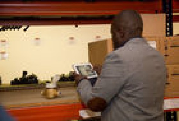 Aguas de Valencia envía a Angola material para abastecerles de agua