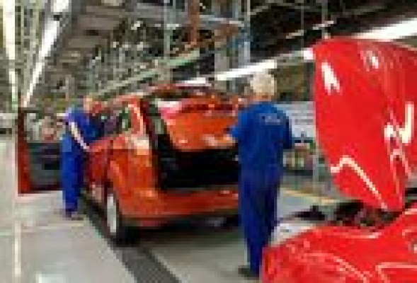 Ford propone parar un mes en Navidad y adelantar Fallas para preparar los nuevos modelos