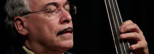 El contrabajista <strong>Eddie Gómez </strong><br />recibe su honoris causa de la Berklee College Valencia con un concierto