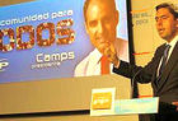 Así fue la faraónica campaña del PP pagada con dinero bajo sospecha