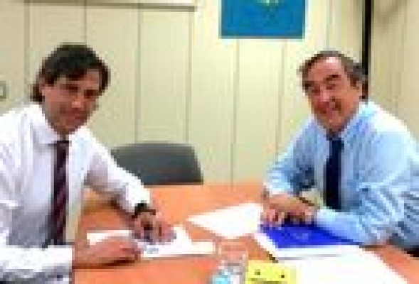 El presidente de la CEOE, Juan Rosell, visita la zona franca de Parterna