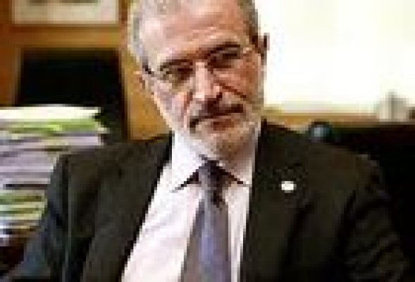 La Universitat de València no firma el documento de la Generalitat sobre la sociedad civil y reivindica un diálogo para “potenciar los intereses valencianos”