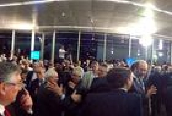 ASISTENTES. Fabra congrega a parte de la sociedad civil valenciana alrededor de su manifiesto