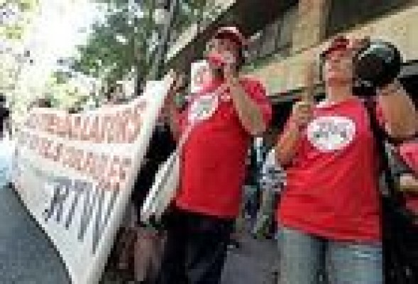 Los sindicatos afirman que la única causa del ERE de RTVV fue 