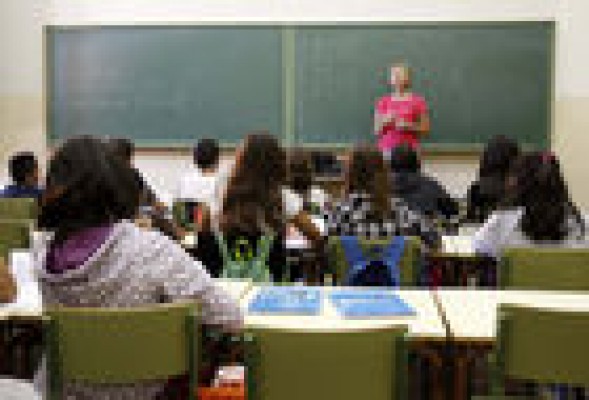 El Consell fija servicios mínimos de un profesor cada seis unidades en Primaria y uno cada ocho en Secundaria con motivo de la huelga