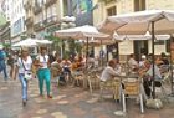 La recuperación tampoco llegará pronto a la calle en la Comunitat