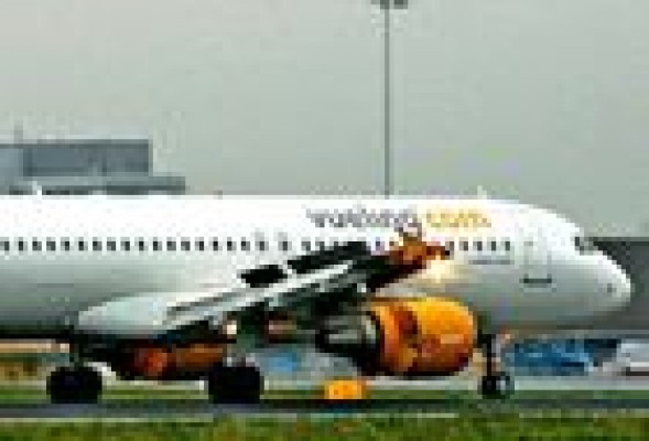 Vueling conecta El Altet con Bilbao y Orán y se abrirá a San Petersburgo en 2014