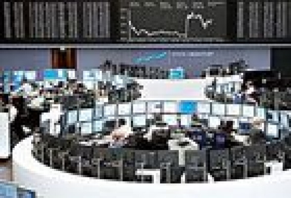 La banca cotizada aleja aún más al Ibex 35 de la cota psicológica del 10.000