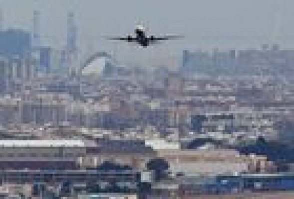 Aena incluye 2.530 viviendas en plan de aislamiento acústico junto aeropuerto de Manises
