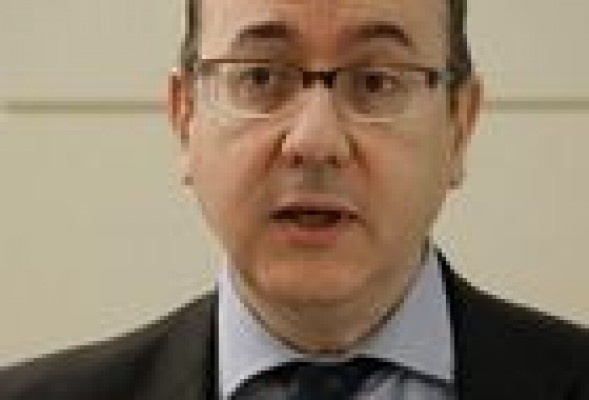 La banca propondrá a José María Roldán como sustituto de Miguel Martín al frente de la AEB