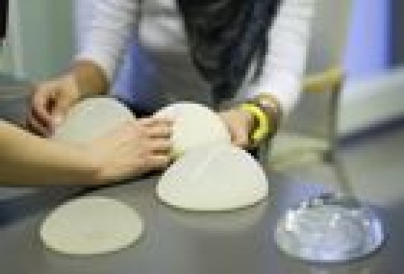 La Sanidad pública explanta prótesis PIP a 639 mujeres 