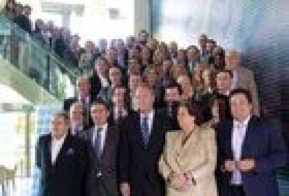El PPCV entra en ebullición con la decisiónde Fabra de 'apagar' RTVV