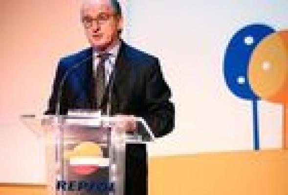 Libia y la caída de márgenes reducen el beneficio de Repsol