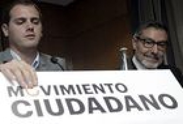Los minoritarios buscan su hueco en las revueltas aguas valencianas