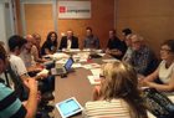 Compromís ficha 250 colaboradores para avivar su programa económico