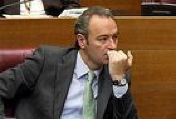 La oposición exige a Fabra que reclame la financiación en Madrid y 