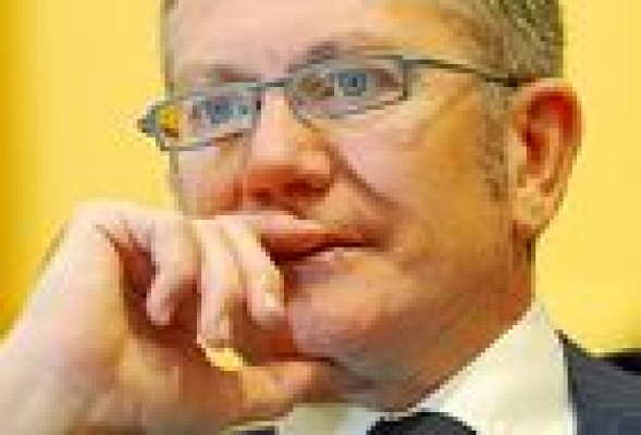 Calabuig admite que destinó a inversiones inmobiliarias un préstamo concedido para mantener el control sobre AVSA