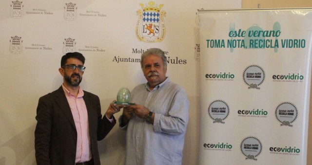 Nules recibe el galardón 'Iglú verde' tras reciclar 41 toneladas de vidrio durante el pasado verano