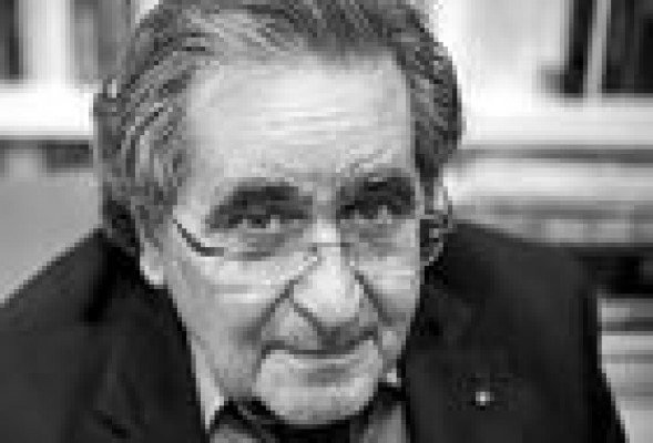 A la derecha no le importa la política y la izquierda es dogmática y utópica