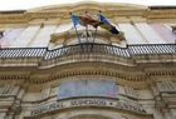 La controversia jurídica y los trámites alargarán meses el cierre de RTVV