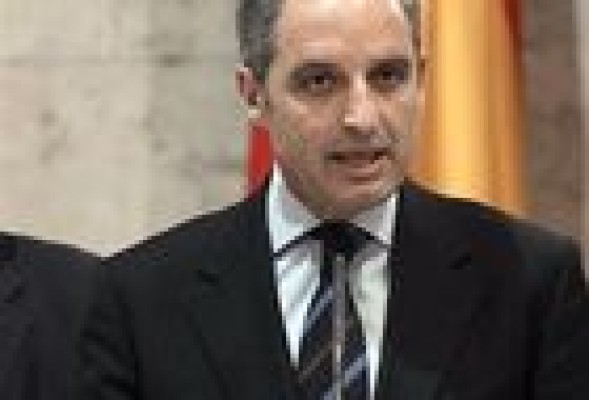 Camps responderá ante el juez por escrito en el lugar que él designe