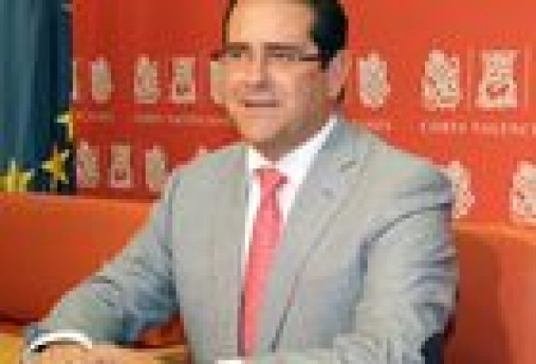 El intento de indulto de Hernández Mateo prende la mecha en Les Corts