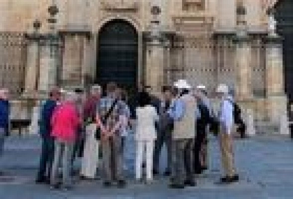 La Generalitat convoca las pruebas de habilitación de guía de turismo