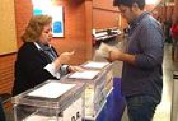 El BEA vuelve a ganar las elecciones de la UV mientras la derecha se hunde