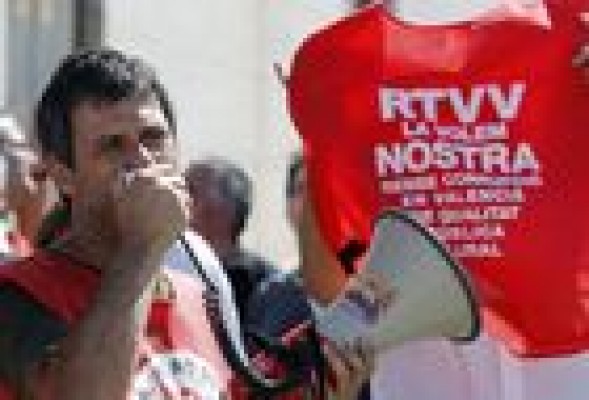 El Comité de RTVV entrega dos documentos más a José Ciscar
