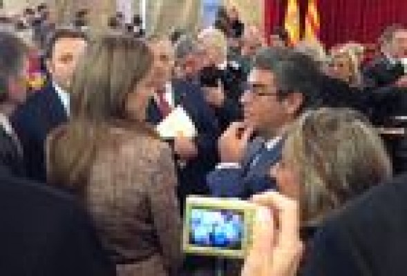 La Princesa de Asturias muestra su incredulidad por el cierre de RTVV ante un periodista de la casa
