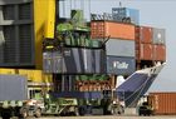 El Puerto de Valencia baja el tráfico de contenedores un 3,3 % hasta octubre