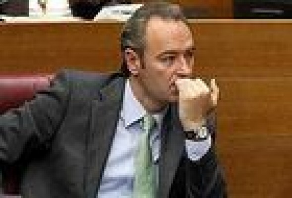 Fabra reconoce que cerrar RTVV es muy difícil pero se debe a los valencianos