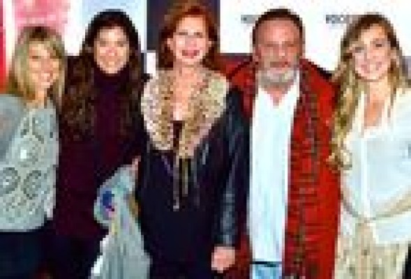 'Voces' reúne a artistas, políticos, profesionales y empresarios en el Muvim