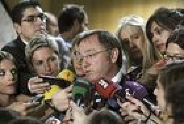 Les Corts aprueban incluir en la ley de Acompañamiento el nuevo impuesto bancario