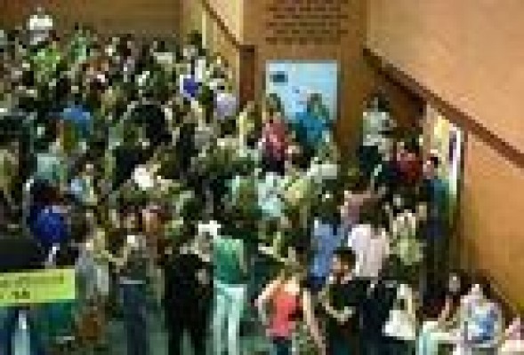 Más de 28.800 aspirantes a 200 plazas de auxiliar administrativo de Sanidad