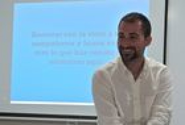 El coach de Fabra recibió encargo de diseñar la estrategia y la estructura de Presidencia