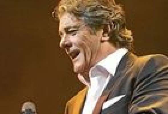 El cantante Francisco se suma al Movimiento Ciudadano de A. Rivera