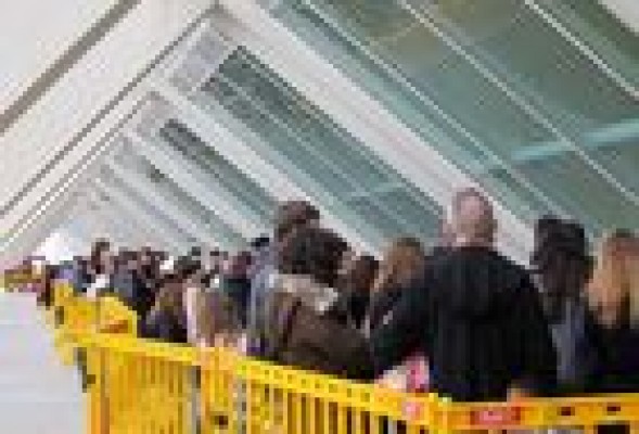 El casting de 'Tomorrowland' provoca largas colas en la Ciudad de las Artes y las CIencias de Valencia