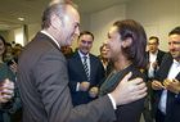 Fabra rectifica y se abraza al viejo PP