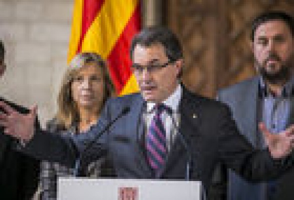 Órdago soberanista de una Cataluña sumida en pleno 'bono basura'
